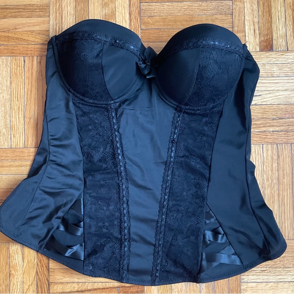 Elegant Black Lace Bustier